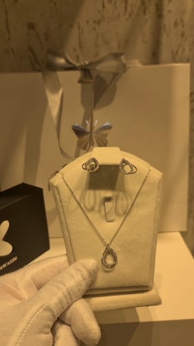 طقم زركون بتصميم الماس