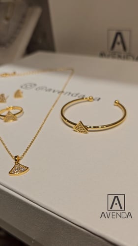 طقم اطفال فضي وذهبي