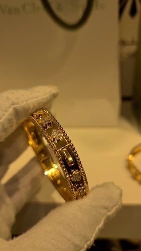 اسوره الزهرة فاخره مطليه ذهب