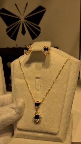 طقم زركون بتصميم الماس