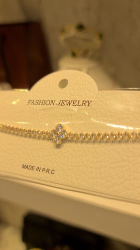 سلسال شوكر لون ذهبي.