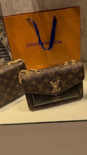 حقيبة فاخره