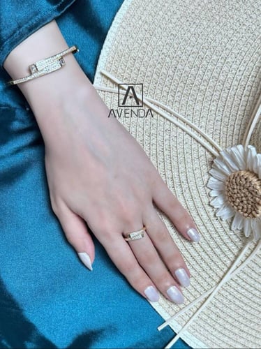 اسورة مع الخاتم