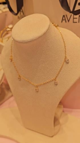 شوكر ذهبي انيق