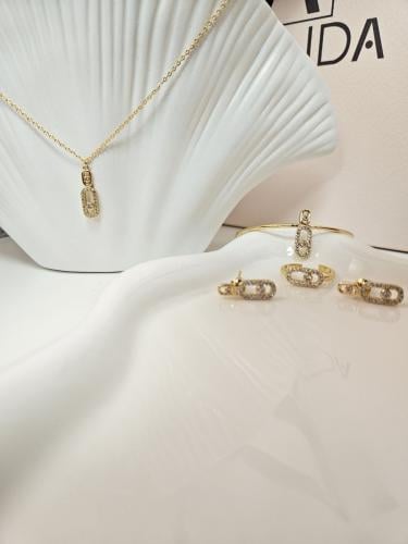 طقم اطفال مطلي ذهب