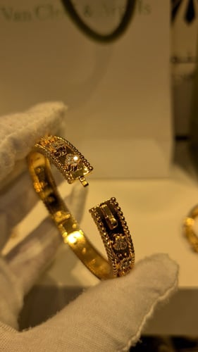 اسوره الزهرة فاخره مطليه ذهب