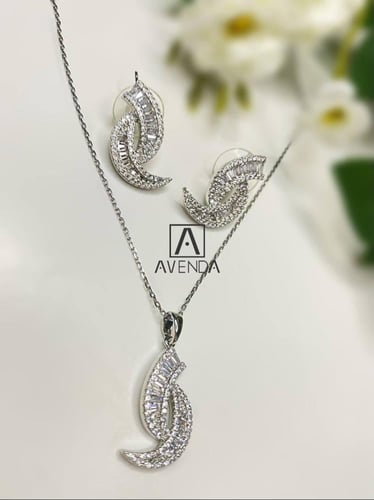 طقم زركون مطلي ذهب.