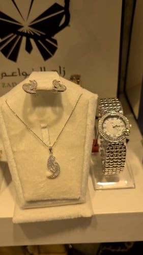 طقم زركون مطلي ذهب.