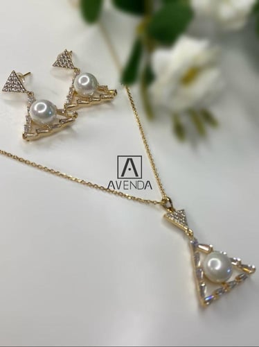 طقم زركون مطلي ذهب