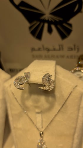 طقم زركون مطلي ذهب.