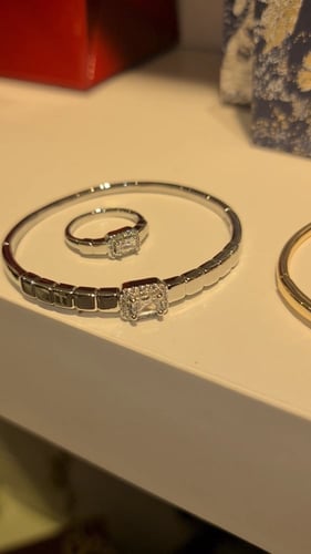 اسوره زركون مع الخاتم