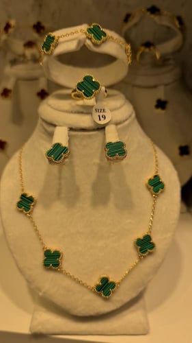 اطقم فاخره مطليه ذهب