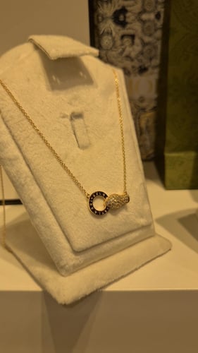 قلاده مطليه ذهب