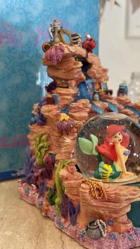 نافوره مياه مضيئه و بلورة ثلجية ديزني ڤنتج - حورية...