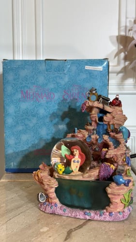 نافوره مياه مضيئه و بلورة ثلجية ديزني ڤنتج - حورية...