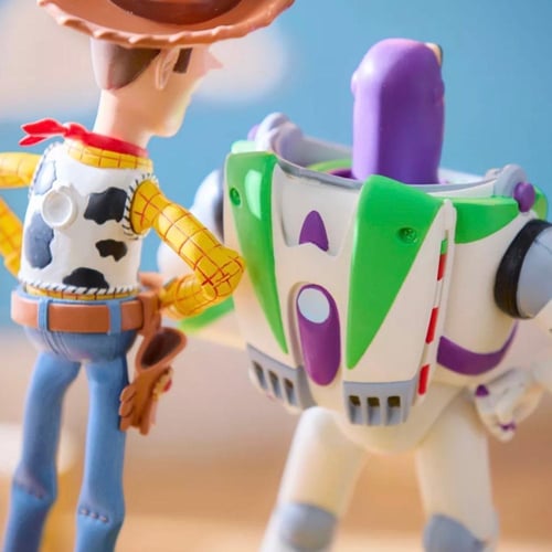 مجسم وودي وباز الموسيقي