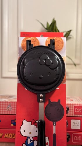 صانعة بان كيك - هيلو كيتي