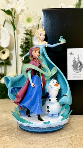 مجسم فروزن المضيء