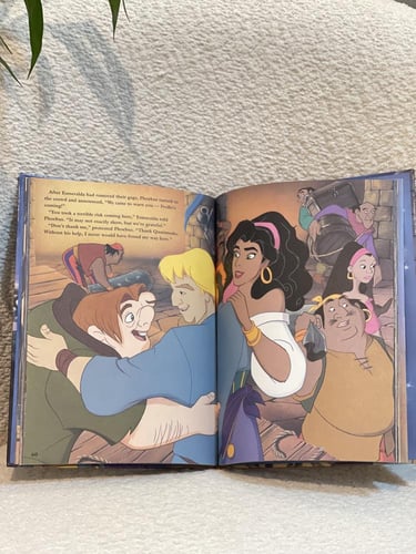 قصة مصورة - احدب نوتردام