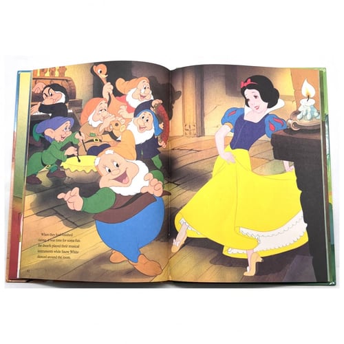 قصة مصورة - سنو وايت