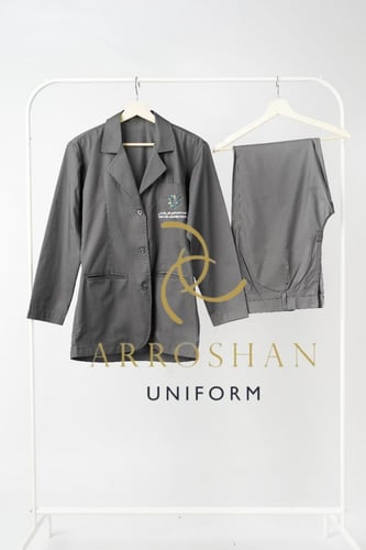 الزي الرسمي للكلية التقنية للبنات ( قطعتين ) بالطو...