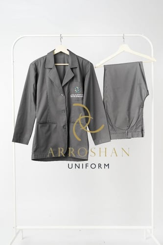 الزي الرسمي للكلية التقنية للبنات ( قطعتين ) بالطو...