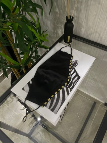 كمام حريراسود بطرف ذهبي واسود