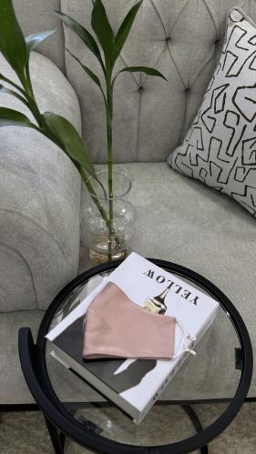 كمام حرير وردي