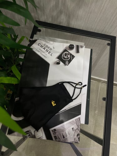 كمام حرير بحرف ذهبي