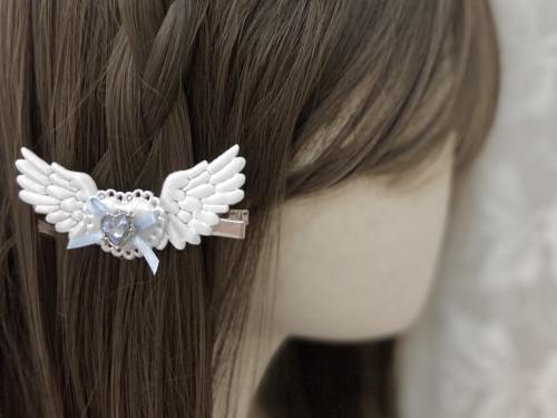 Angelic wings hair clip