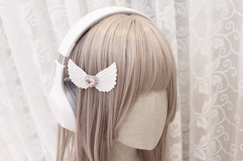 Angel wings hair clip