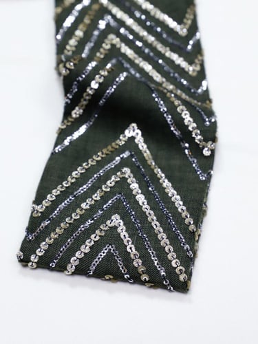 لينن مطرز على ترتر