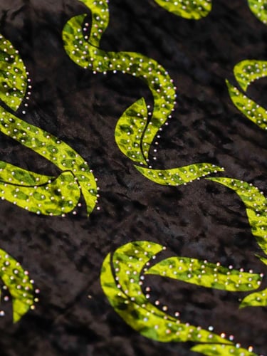 مخمل على سترتش مشغول بالكرستال