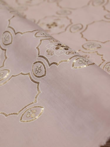 لنن مطرز مشغول على ترتر