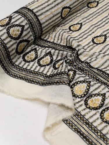 لنن مطرز مشغول على ترتر