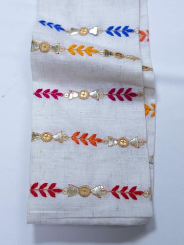 لينن مطرز على ترتر