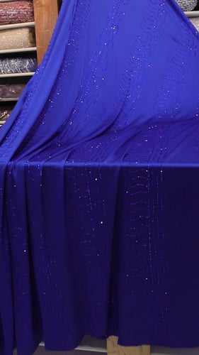 قطعه حرير مشغول بالكرستال ( لون ازرق ملكي )