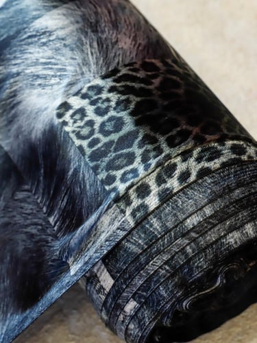 مخمل على سترتش.