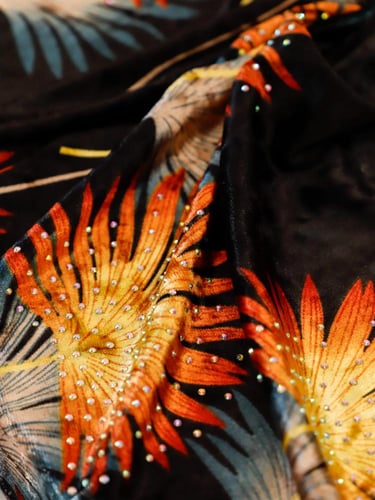 مخمل على سترتش مشغول بالكرستال