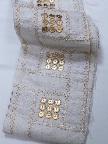 لينن مطرز على ترتر