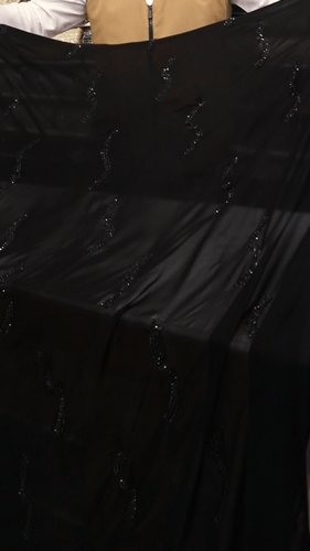 قطعة شيفون مشغول بالكرستال ( لون اسود )