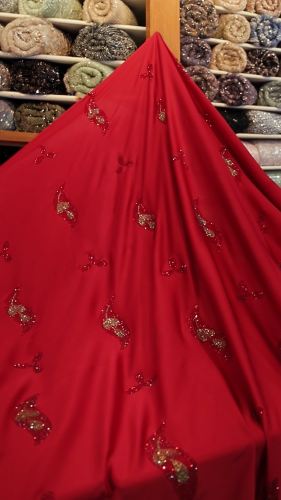 قطعه حرير مشغول بالكرستال لون احمر )