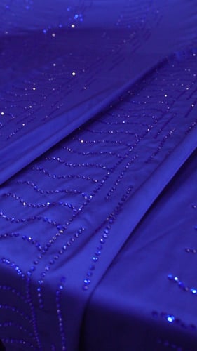 قطعه حرير مشغول بالكرستال ( لون ازرق ملكي )