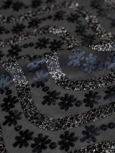 مخمل شيفون على سترتش بلمعه ذهبيه