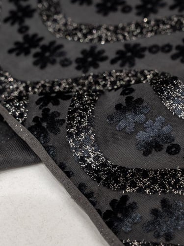 مخمل شيفون على سترتش بلمعه ذهبيه