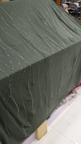 قطعة حرير مشغول على كرستال ( لون زيتوني )