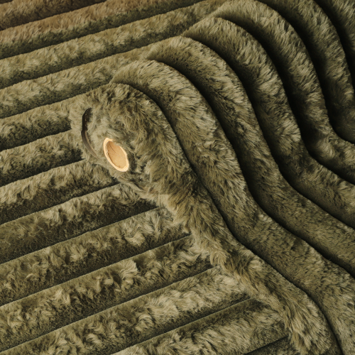 فرو ناعم مقلم عريض