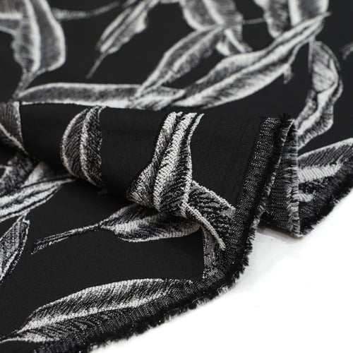 جاكار (رصاصي على اسود )