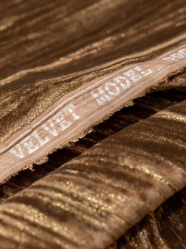 مخمل مكسر بلمعه