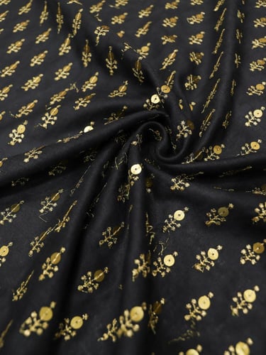 لنن مطرز مشغول على ترتر